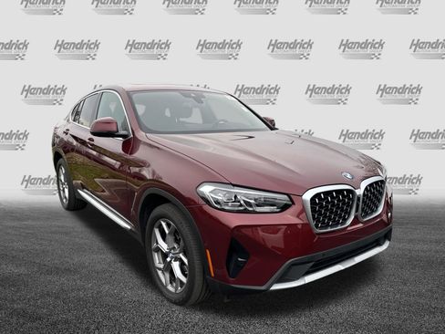 Certified 2025 BMW X4 xDrive30i image 3