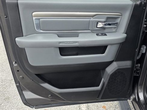 Used 2018 RAM 3500 Big Horn image 31