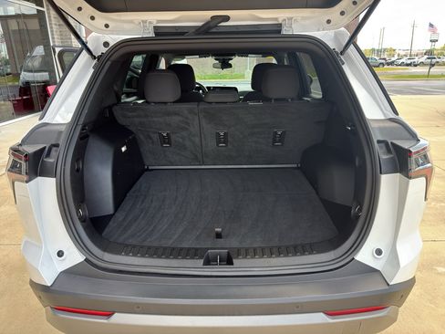 Used 2025 Chevrolet Equinox LT FWD image 17