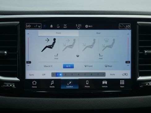 Used 2024 Chrysler Pacifica Touring-L FWD image 21