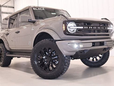 New 2026 Ford Bronco Outer Banks AWD/4WD image 32