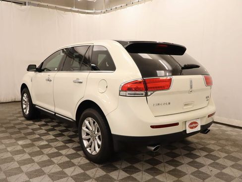 Used 2013 Lincoln MKX AWD image 3