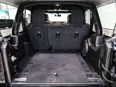 Used 2023 Jeep Wrangler Sahara image 16