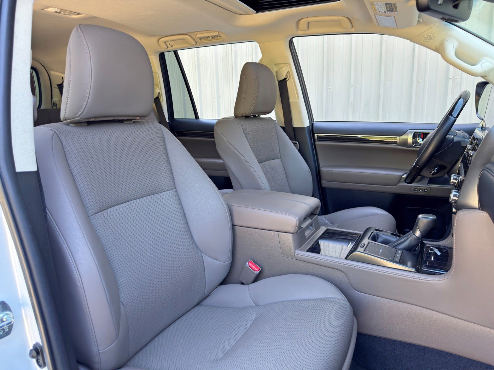 Used 2023 Lexus GX 460 Premium w/ Accessory Package AWD/4WD image 41