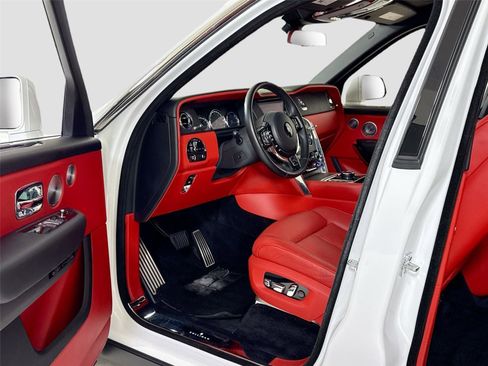 Used 2020 Rolls-Royce Cullinan image 12