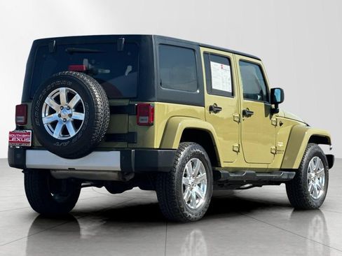 Used 2013 Jeep Wrangler Unlimited Sahara w/ Connectivity Group AWD/4WD image 6