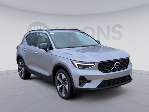 New 2026 Volvo XC40 B5 Plus w/ Protection Package Premier image 10