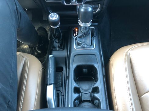 Used 2021 Jeep Wrangler Unlimited Sahara w/ Cold Weather Group image 14