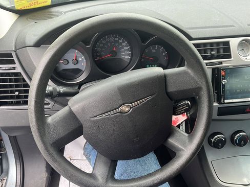 Used 2010 Chrysler Sebring Touring image 10