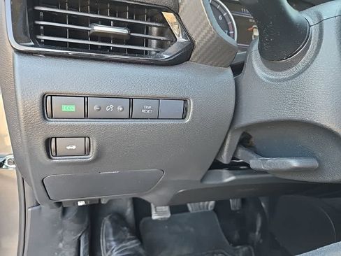 Used 2025 Nissan Sentra SV FWD image 12