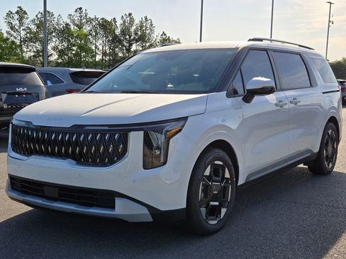 New 2026 Kia Carnival EX image 3