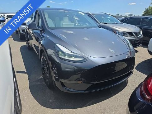 Used 2024 Tesla Model Y Performance AWD/4WD image 1