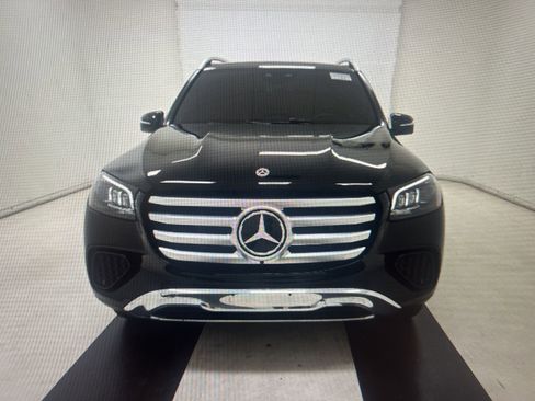 Used 2024 Mercedes-Benz GLS 450 4MATIC image 10