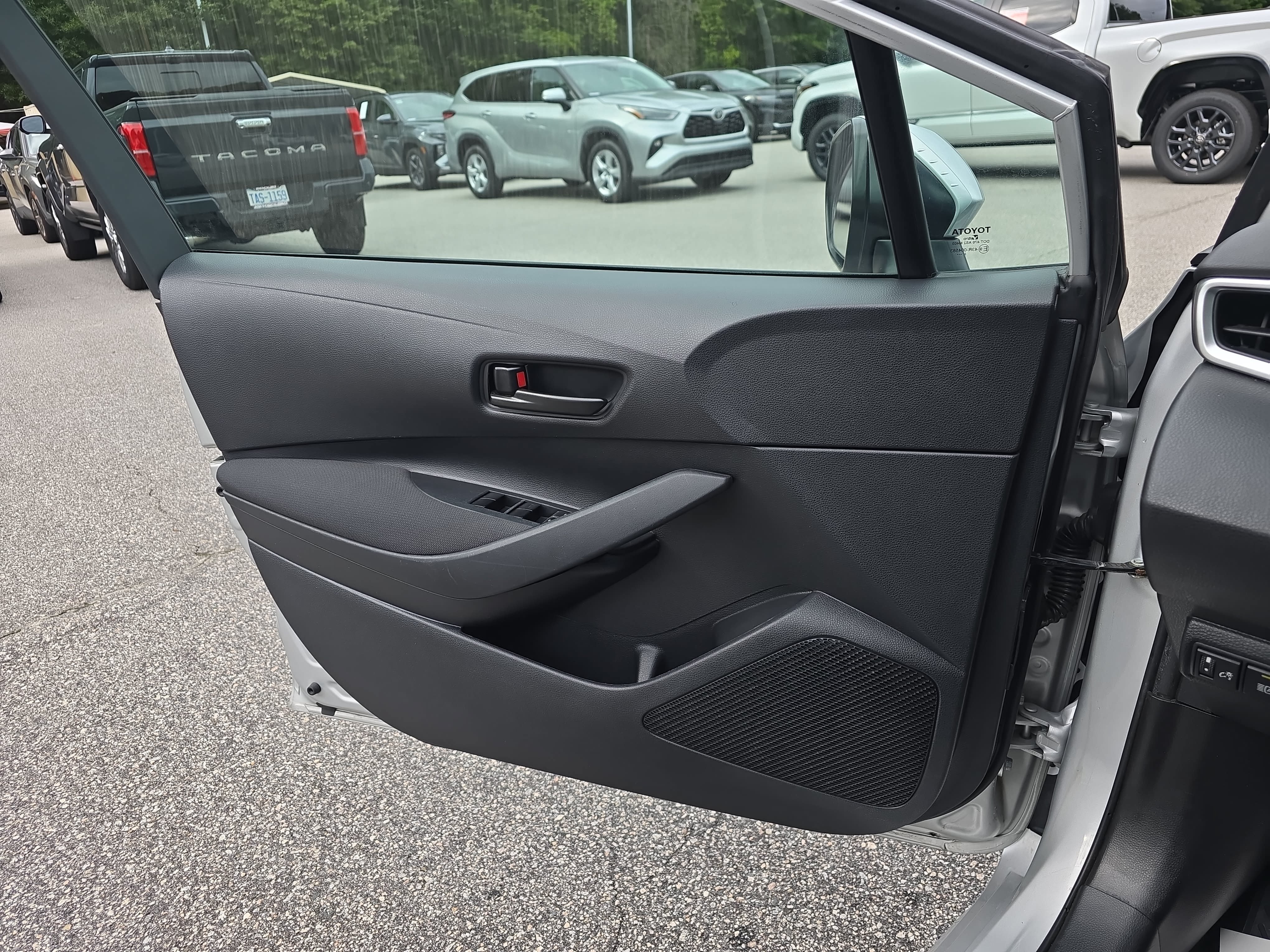 Used 2024 Toyota Corolla LE FWD image 25
