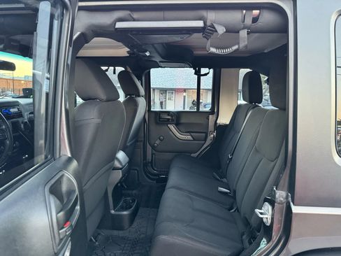 Used 2017 Jeep Wrangler Unlimited Sport w/ Connectivity Group image 28