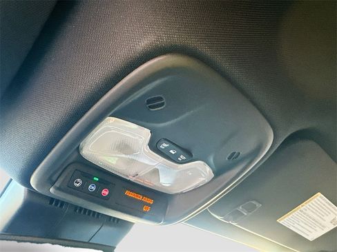 Used 2024 GMC Canyon Elevation w/ Convenience Package image 18