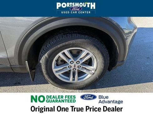 Used 2022 Ford Explorer XLT w/ Equipment Group 202A AWD/4WD image 34
