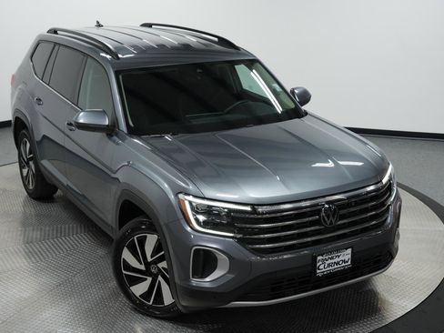 Used 2024 Volkswagen Atlas SE image 43