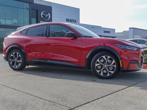 Used 2023 Ford Mustang Mach-E Premium image 4