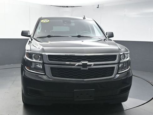 Used 2020 Chevrolet Suburban LT image 3