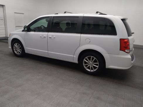 Used 2019 Dodge Grand Caravan SXT image 3