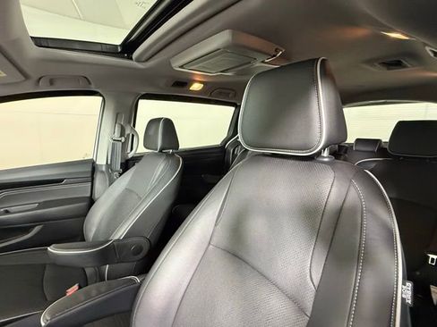 Used 2024 Honda Odyssey Elite image 14