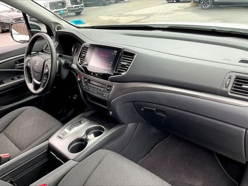 Used 2022 Honda Ridgeline Sport image 13