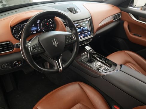 Used 2022 Maserati Levante Modena AWD/4WD image 9