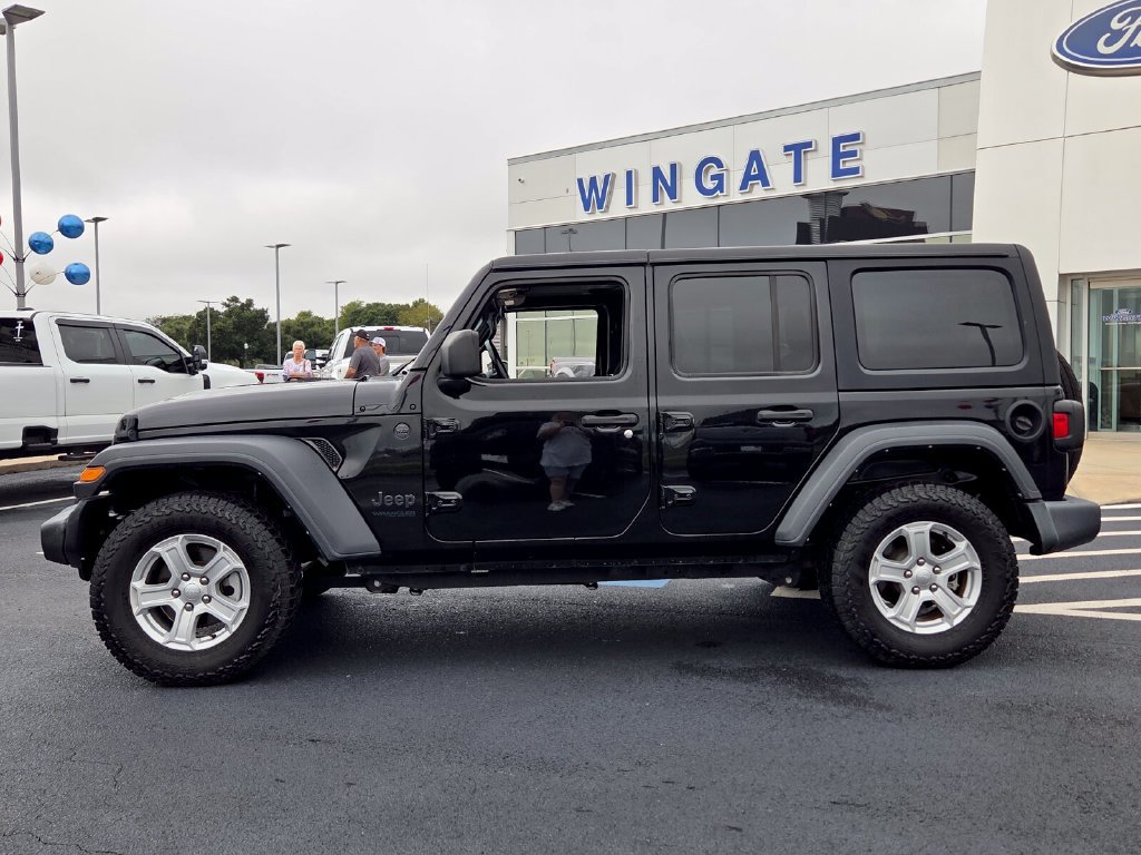Used 2022 Jeep Wrangler Unlimited Sport AWD/4WD image 2