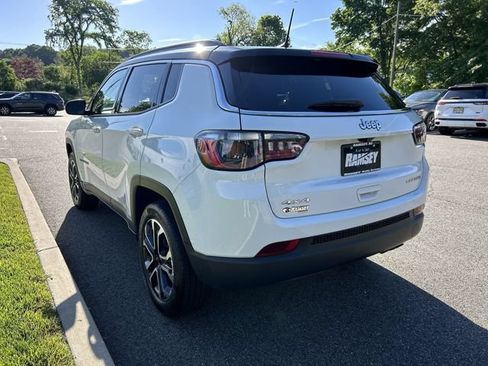 Used 2022 Jeep Compass Limited AWD/4WD image 6