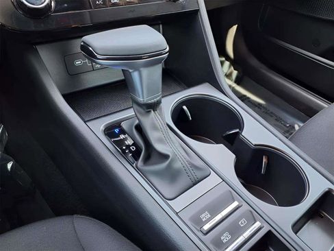 Certified 2025 Hyundai Sonata SE image 16