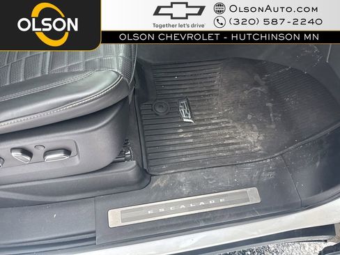 Used 2022 Cadillac Escalade ESV Premium Luxury Platinum image 48