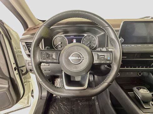 Used 2023 Nissan Rogue SV w/ SV Premium B Package FWD image 13
