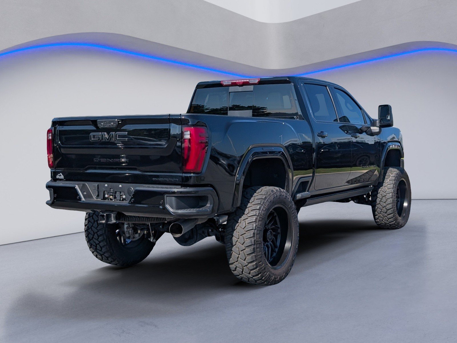 Used 2025 GMC Sierra 2500 Denali w/ Denali Reserve Package AWD/4WD image 8