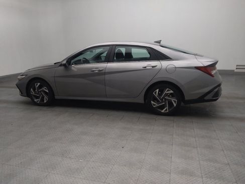 Used 2025 Hyundai Elantra SEL FWD image 3