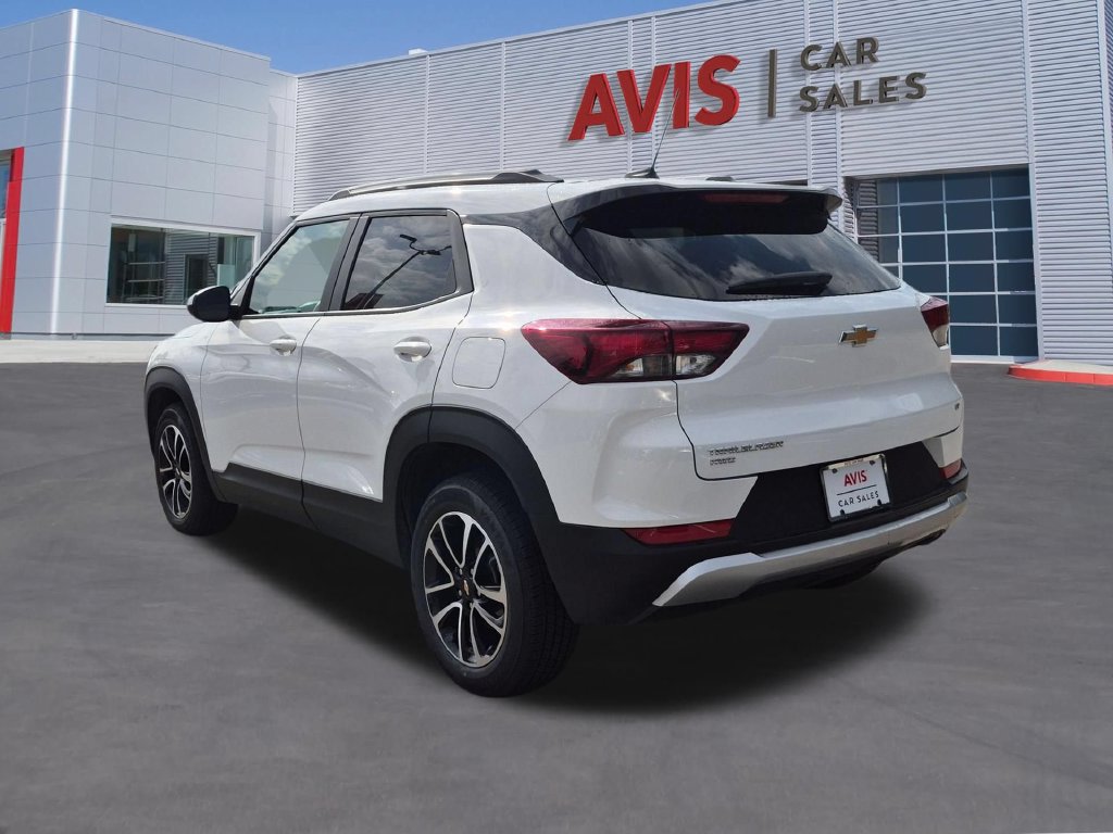 Used 2025 Chevrolet TrailBlazer LT AWD/4WD image 9