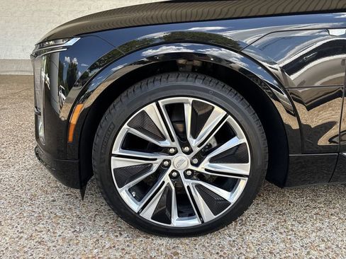 Used 2025 Cadillac Lyriq Luxury w/ LPO, Floor Liner Package AWD/4WD image 34