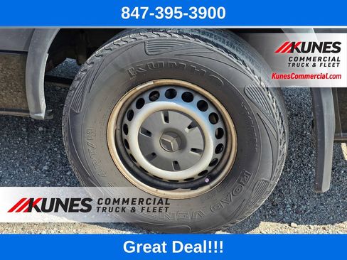 Used 2017 Mercedes-Benz Sprinter 2500 image 11