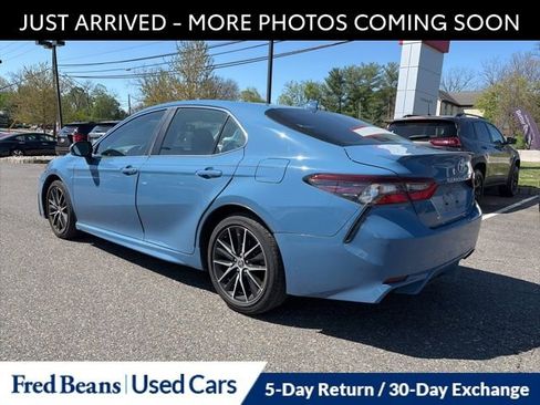 Used 2023 Toyota Camry SE w/ Cold Weather Package image 6