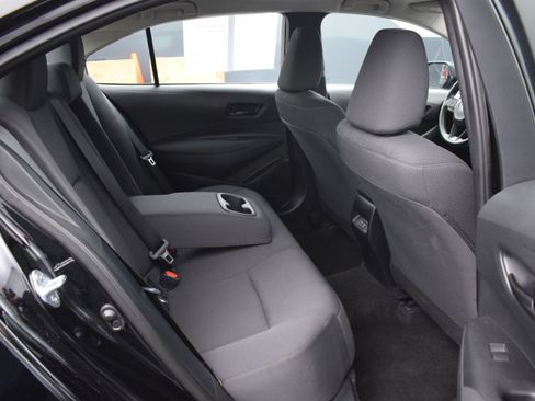 Used 2025 Toyota Corolla LE FWD image 11