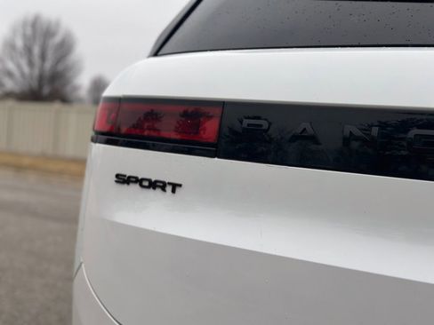 Used 2024 Land Rover Range Rover Sport Dynamic SE image 33