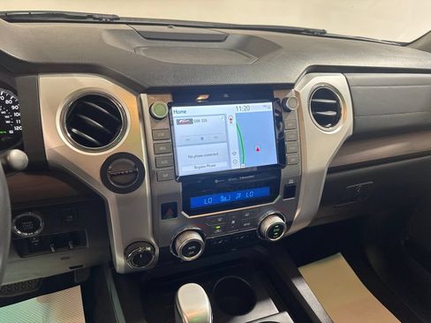 Used 2021 Toyota Tundra Limited w/ Limited Premium Package AWD/4WD image 13