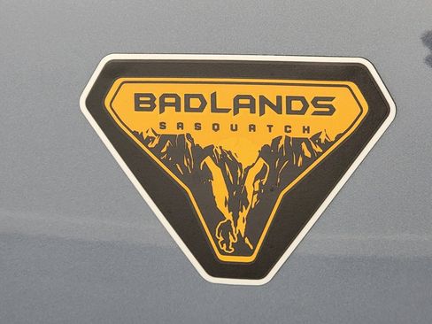 Used 2024 Ford Bronco Badlands image 10