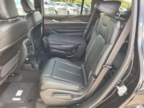 New 2025 Jeep Grand Cherokee L Limited image 6