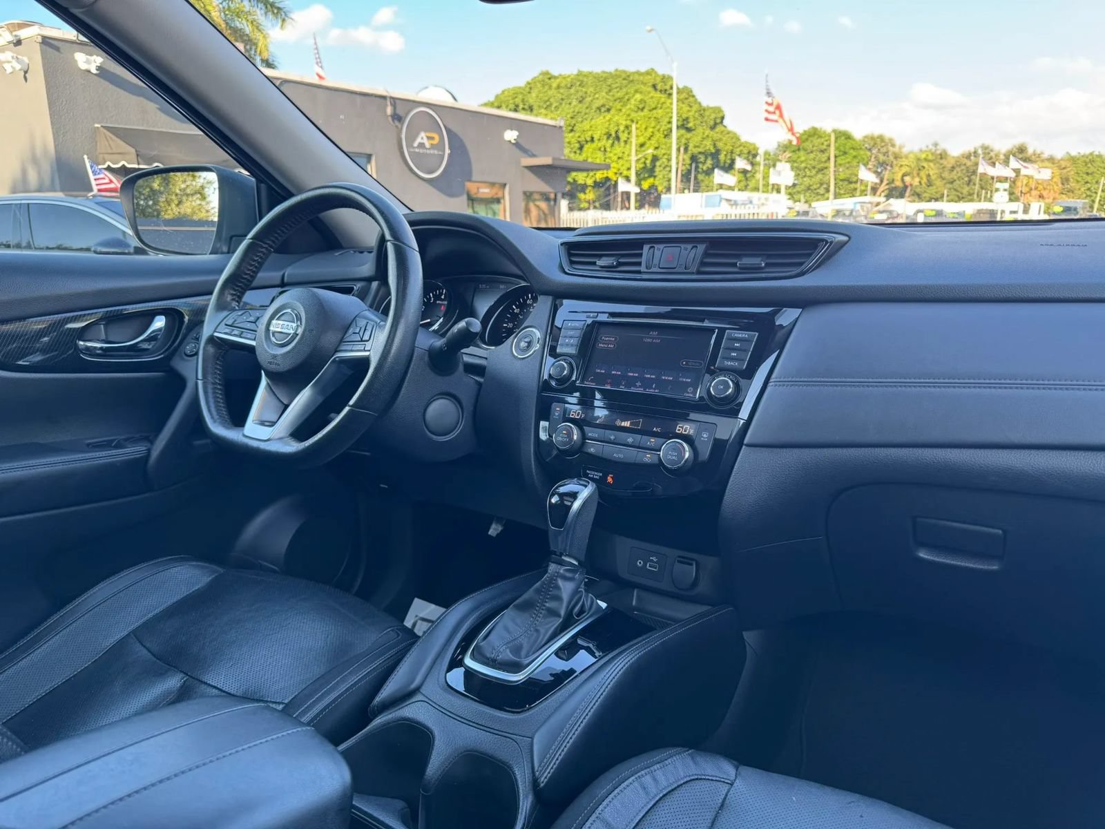 Used 2019 Nissan Rogue SL w/ Premium Package AWD/4WD image 25