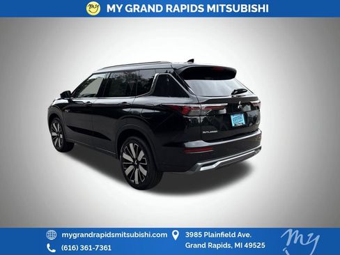 New 2026 Mitsubishi Outlander SEL AWD/4WD image 3