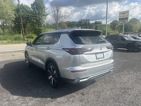Used 2025 Mitsubishi Outlander SE AWD/4WD image 7