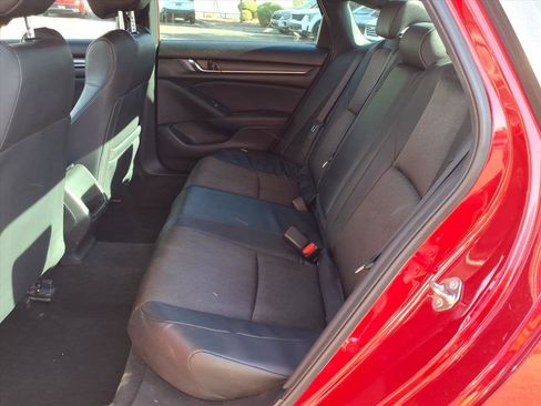 Used 2018 Honda Accord Sport image 13