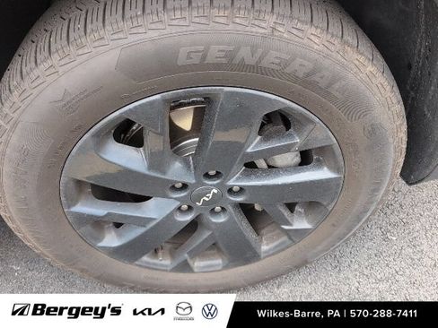 Used 2022 Kia Sorento S w/ Panoramic Sunroof Package AWD/4WD image 4