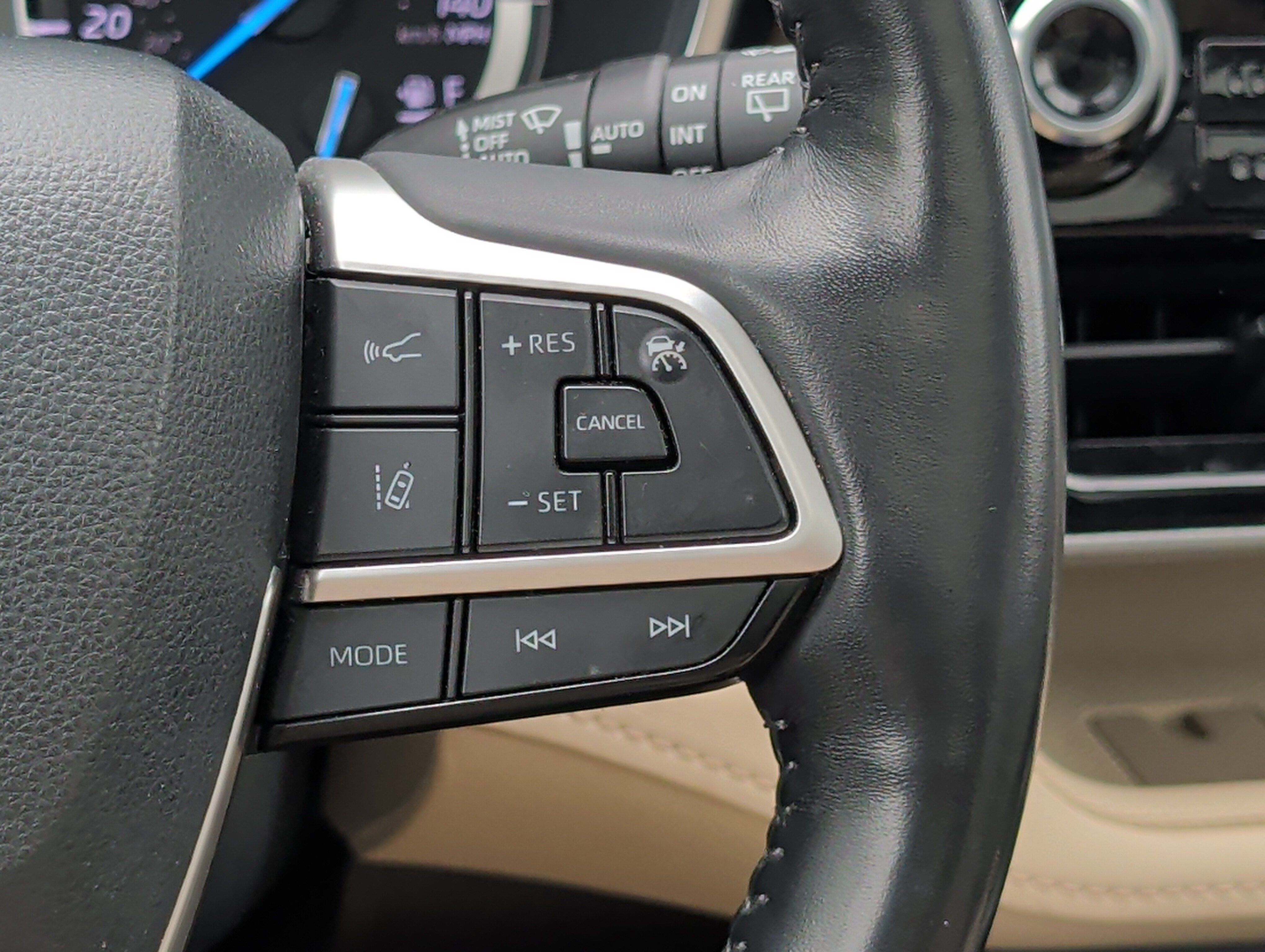 Used 2022 Toyota Highlander Platinum AWD/4WD image 28